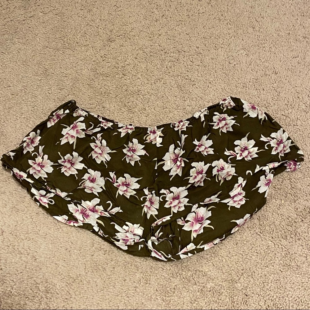 Aloha capsule shorts